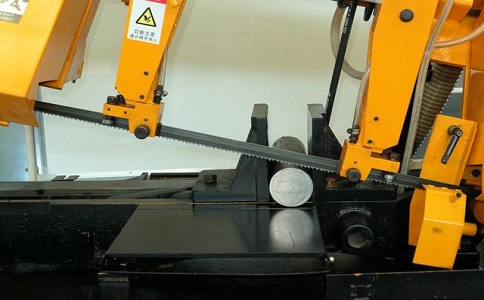 融安数控带锯床自动送料精度会出现偏差吗？